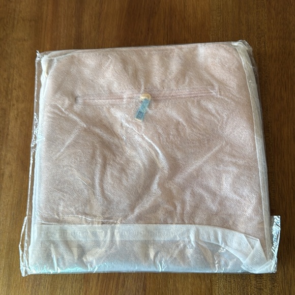 Leopard print cross body purses 9”x9”. Has a blush undertone. - Picture 7 of 7